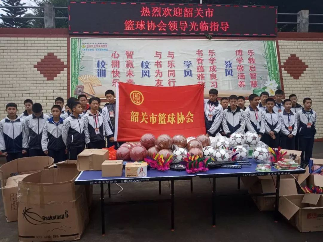 关注学生健康助力学生成长,关爱少年成长传递正能量