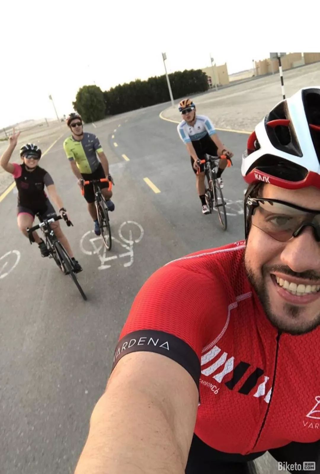 中东土豪越野攻略,中东土豪们的玩车日常