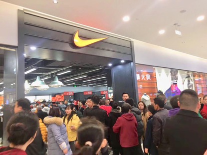 宁波爱琴海购物公园附近商场,宁波爱琴海购物公园属于哪个区