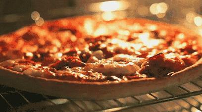 吃比萨为什么会恶心,吃披萨上瘾了