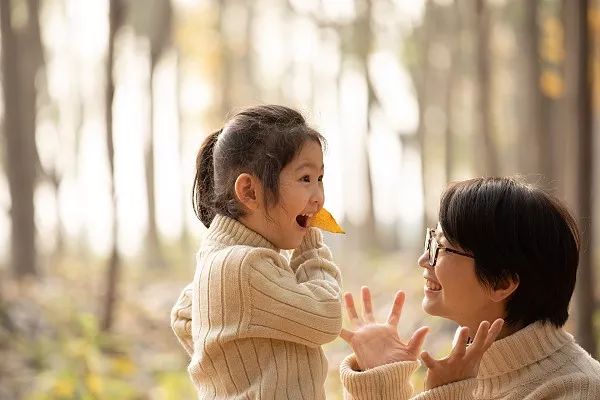 小女孩底裤有异味是什么原因,小女孩裤子底下有异味怎么办