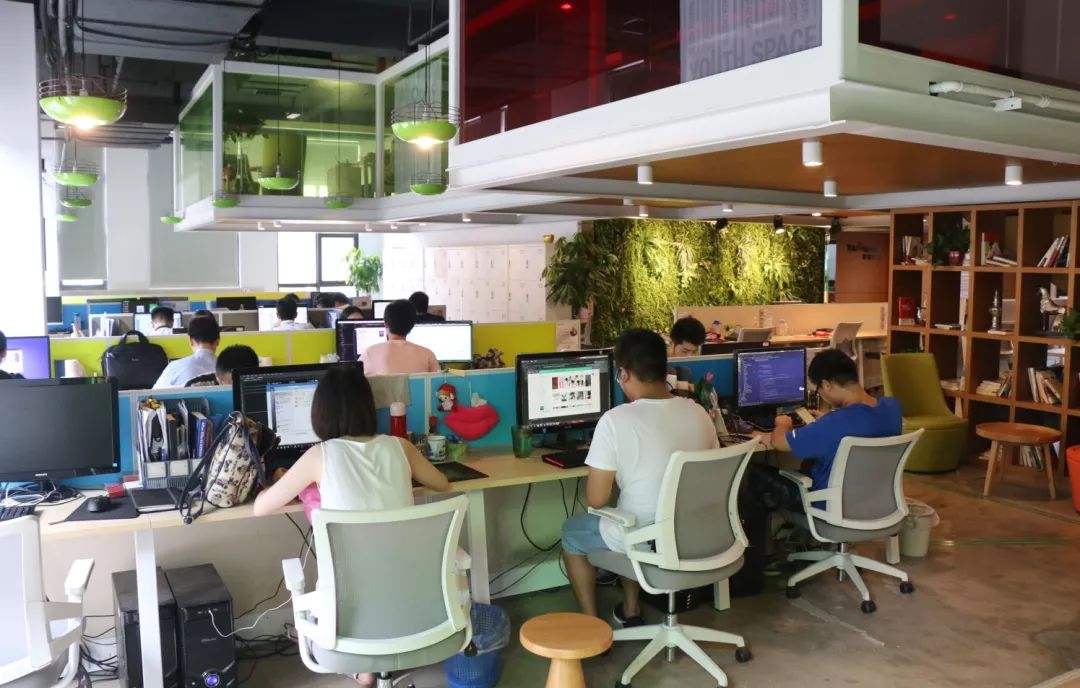 改革开放40周年图片展进行巡展,改革开放40周年南京图片展现场