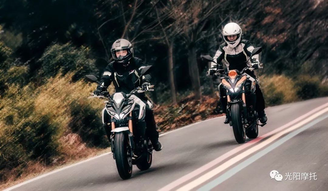 光阳krider400春风400nk,春风400nk对比光阳k400