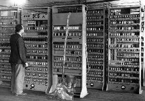 约翰冯诺依曼是哪个国家的,约翰冯诺依曼对原子弹的贡献