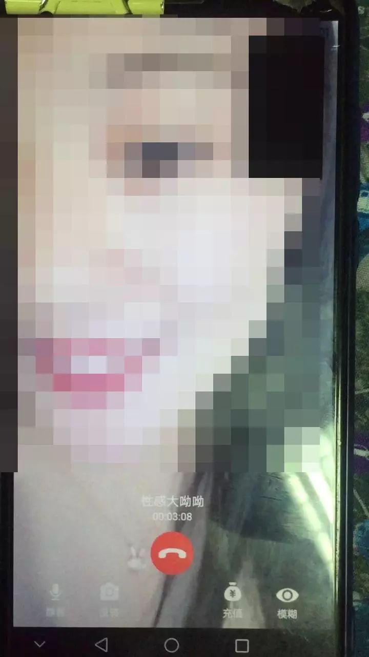 女主播和小男孩直播,女主播带着儿子直播