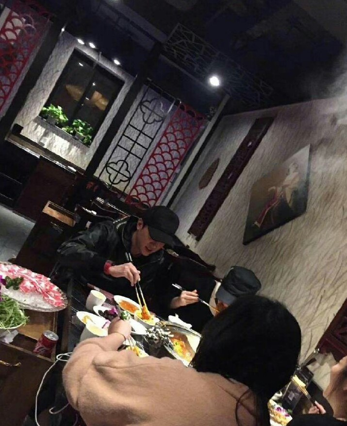 赵丽颖方否认传言,赵丽颖却深陷谣言风波