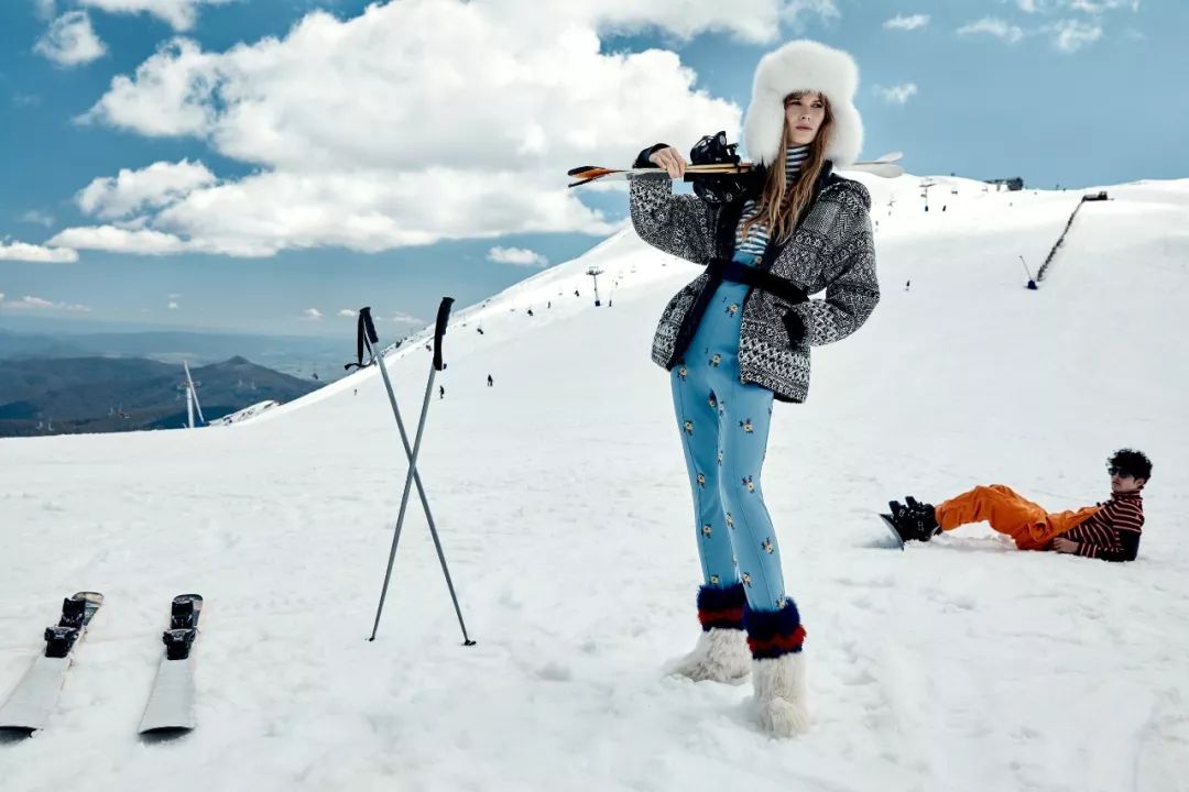 2024款最好看的滑雪服,90年代复古滑雪服