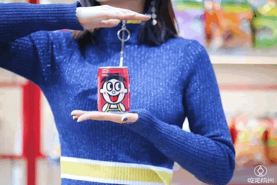 一个杯子十元四个碗28元,一个杯子16元一个热水瓶24元