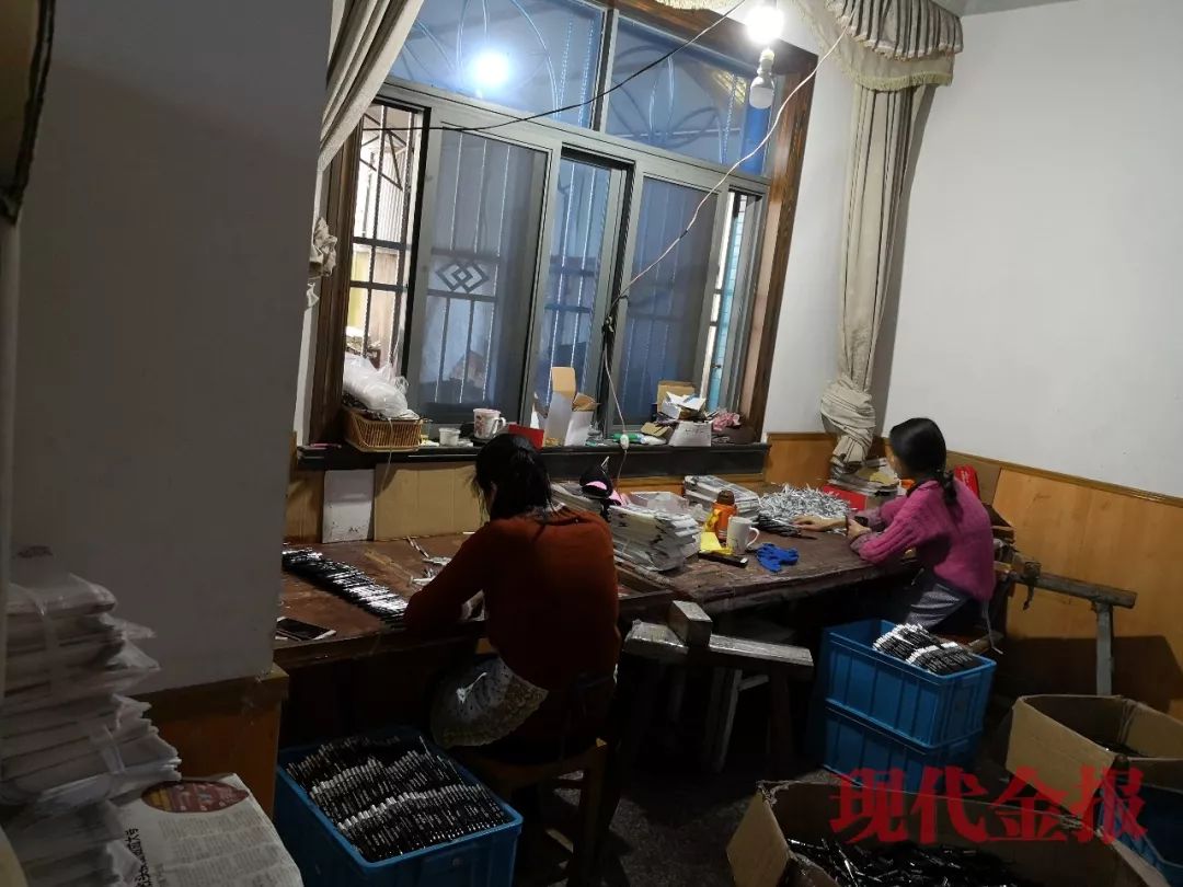 这些“正品代购”，成本不到一元！来看看它们的生产作坊……