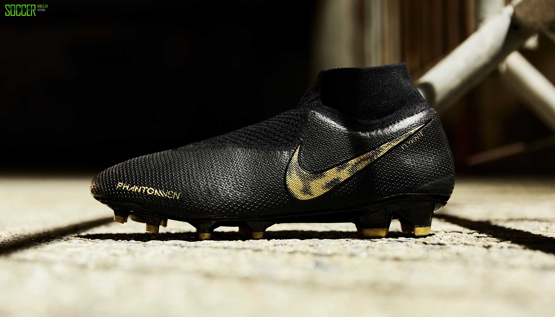 耐克黑色篮球套装,耐克足球鞋新配色曝光粉