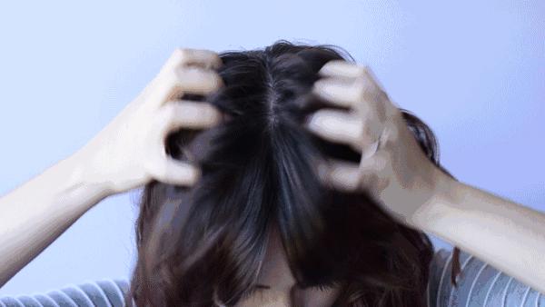 你的头发一天一次还长吗,你的头发那么长不会掉下来吗