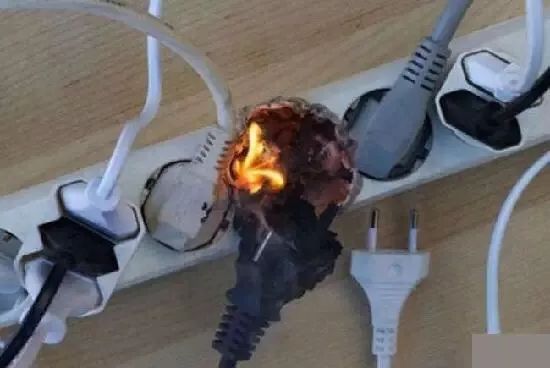 多功能插座转换器实用好物推荐,超好用插座转换器