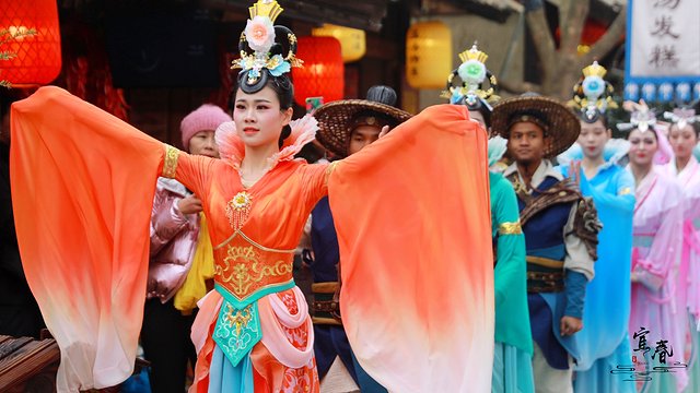 明月处处有，唯有宜春月最明