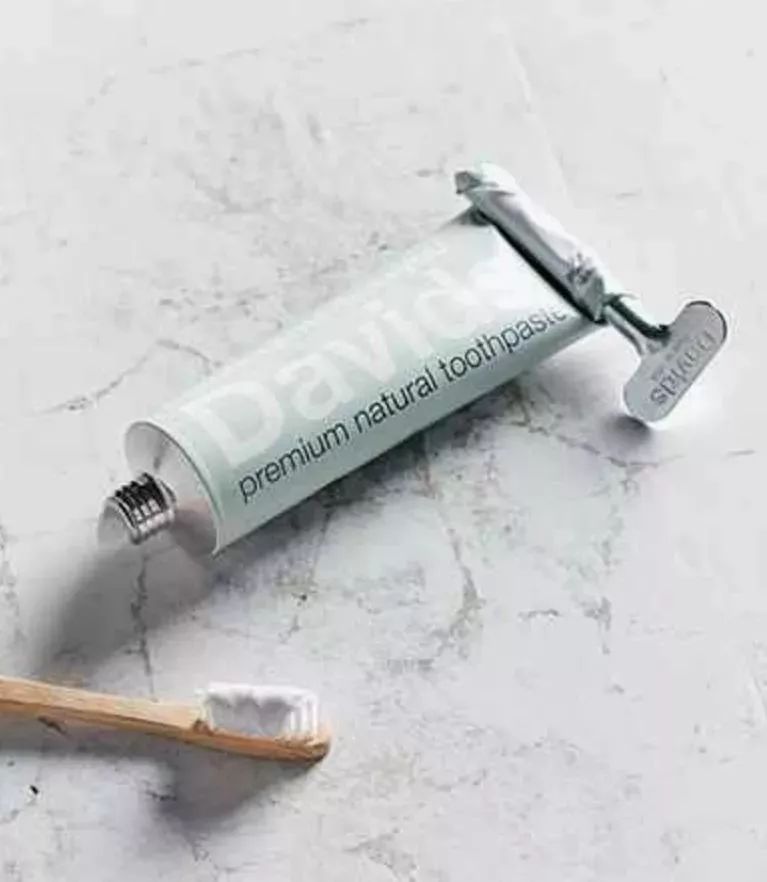 白色羽绒服脏了怎么洗干净,羽绒服脏了怎么洗干净小妙招