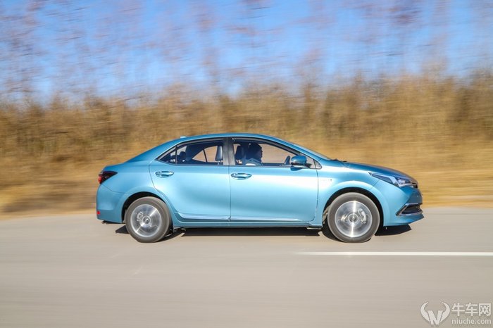 丰田卡罗拉双擎跑多少公里后省油,卡罗拉双擎精英版用什么模式省油