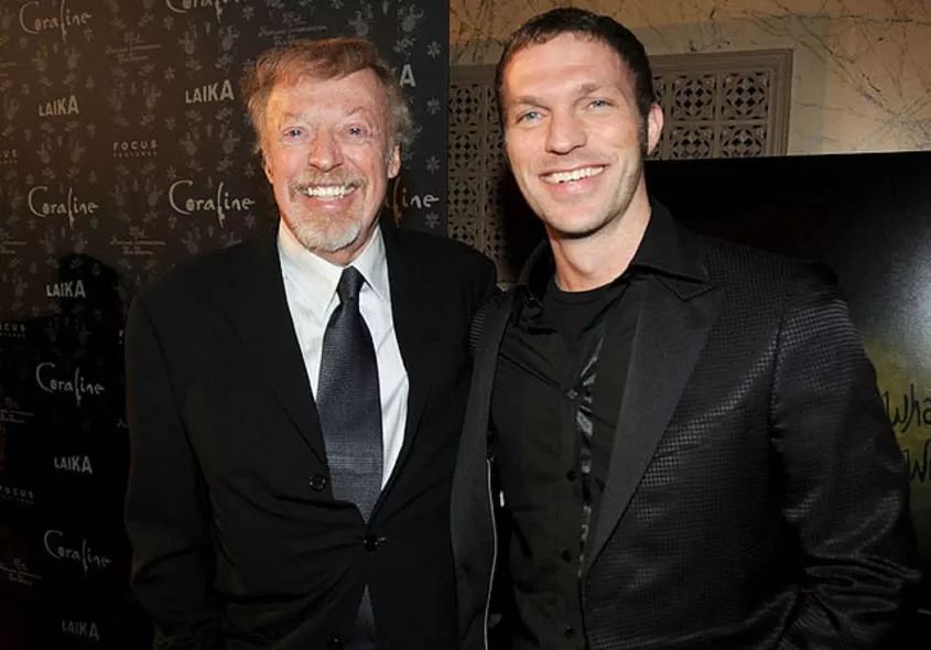 拍不好《大黄蜂》就回家继承2000亿家产！美国王思聪的逆天人生