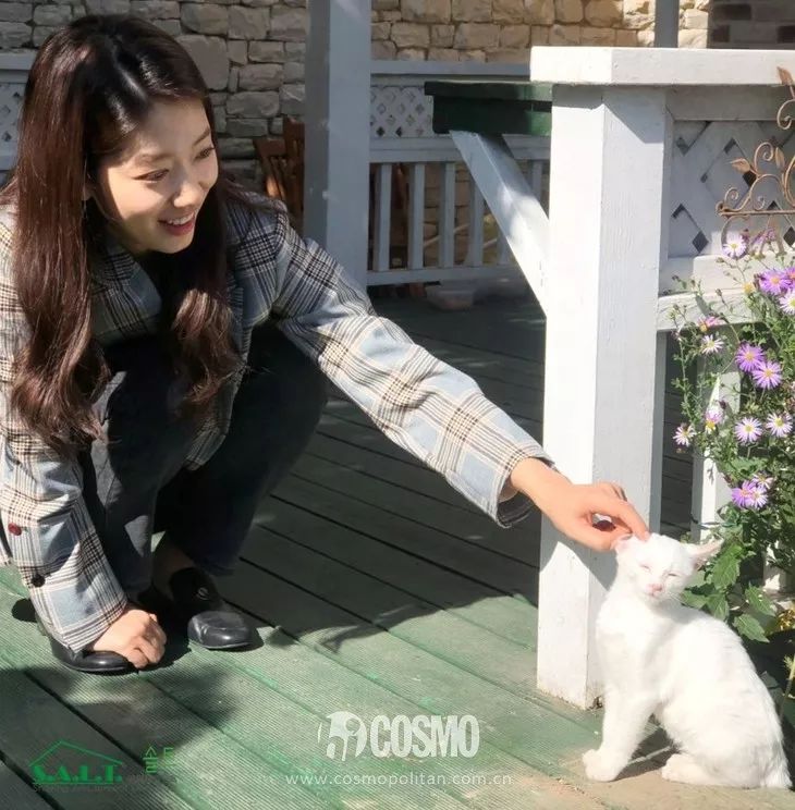 朴信惠冬日穿搭,朴信惠阔腿裤怎么搭配