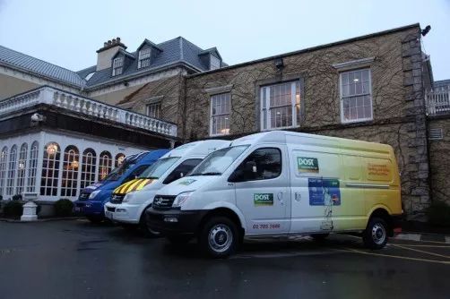 小时候有个算命先生算我黄袍加身,小时候算命的说我有黄袍加身