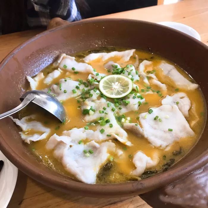 鍚冭揣闆疯揪鍚冨枬鐜╀箰,鍚冭揣闆疯揪