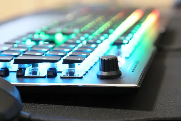 冰豹vulcanprotkl键盘评测,冰豹vulcan120aimo机械键盘