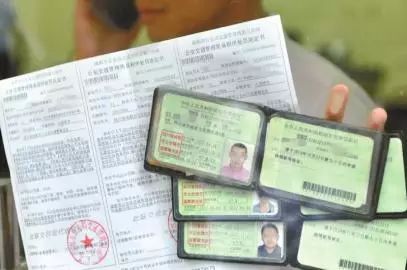 驾驶证吊销二年可以提前重新考吗,吊销驾驶证后去外地能重新办理吗