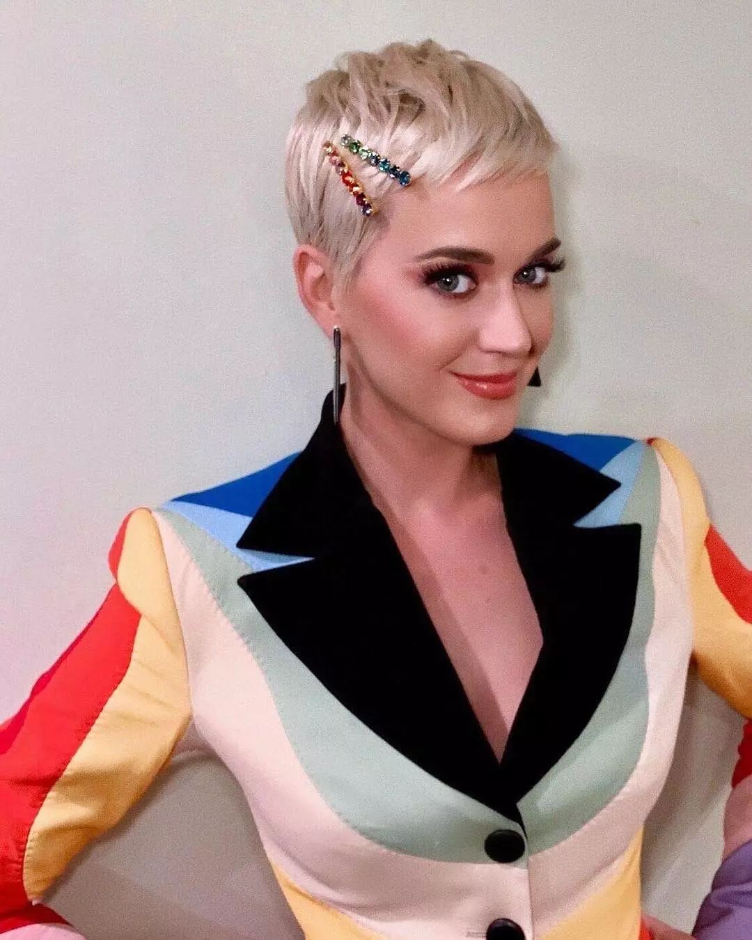 我最近｜不戴Bra都没关系，不戴发夹不能出门……