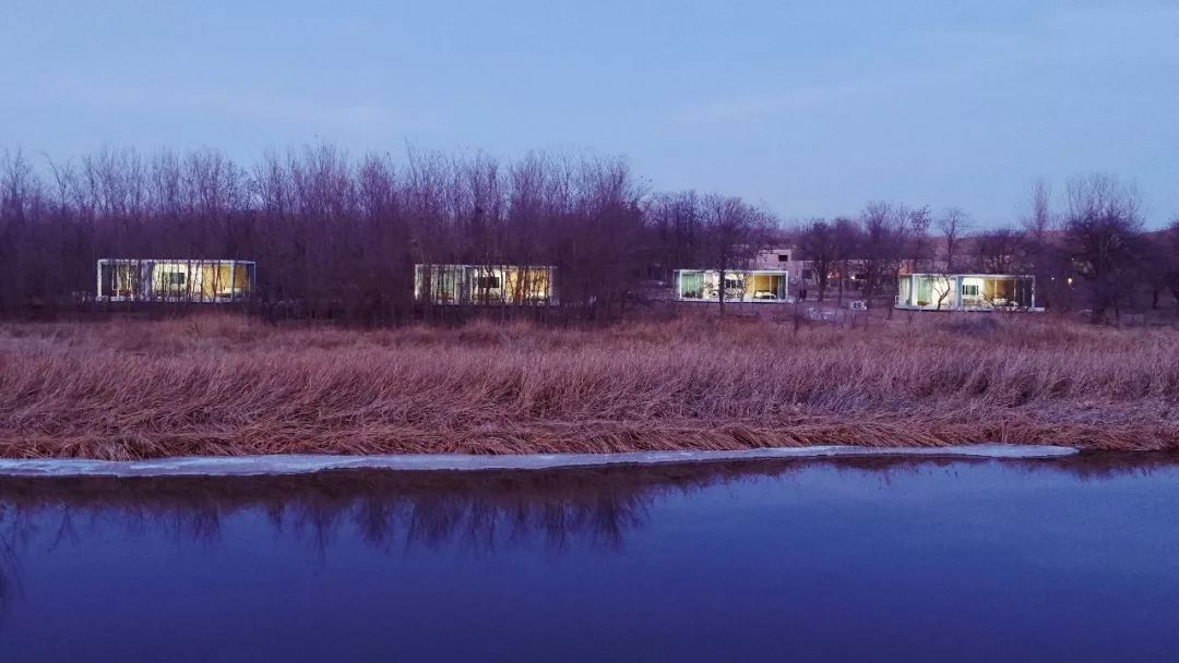 沙漠一年出现的奇观,沙漠黄河的奇景