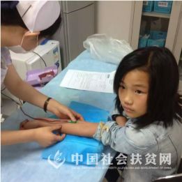 儿子刚出生就病危，8岁女儿自愿移植骨髓救弟弟