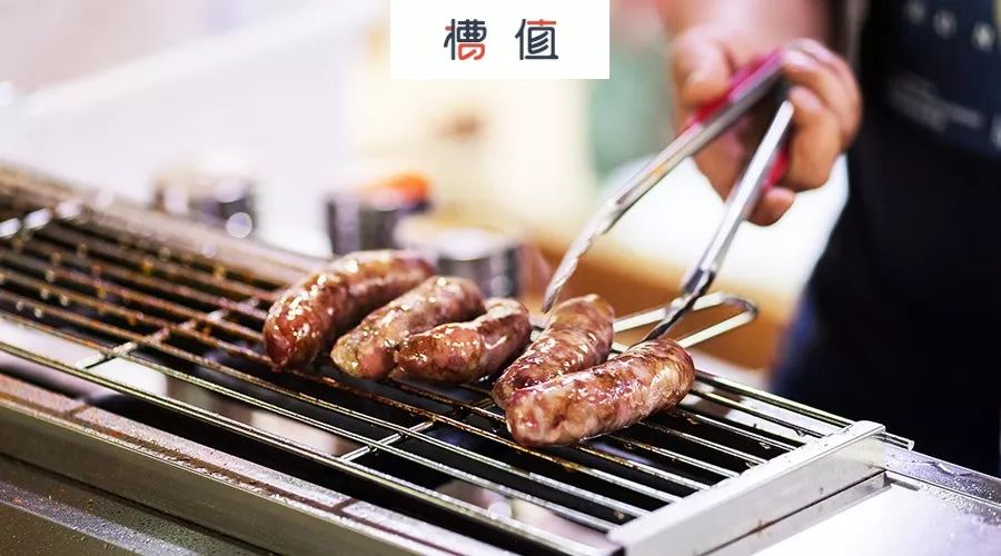 网上卖的火山石烤肠是什么肉做的,街边两块钱的烤肠里到底是什么肉