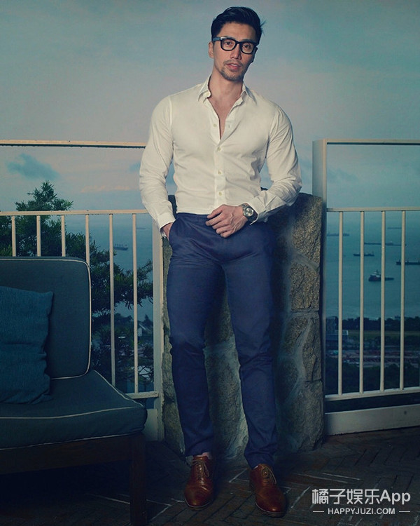 何炅童颜不老图片,44岁的何炅还是童颜脸