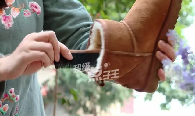 莫名想笑!白色雪地靴洗成黑鞋,店家:改色的钱我就不收了