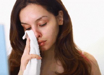 拨黑头工具草莓鼻,去黑头神器真的能吸出黑头