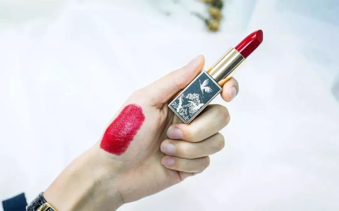 哪里来的中国风神仙口红？汉纸妹纸都想 all in！