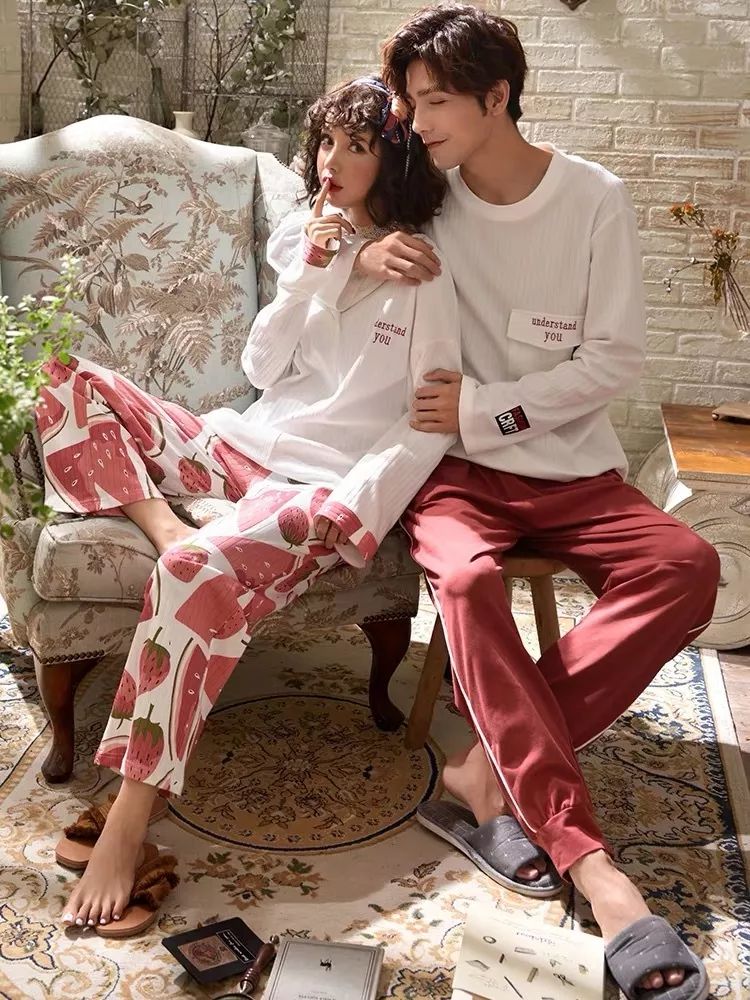 我和男朋友的服装对比,与闺蜜男朋友穿情侣装