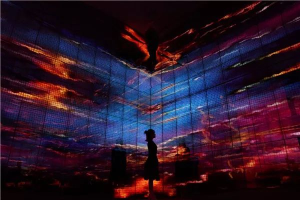 奇特深圳：劣势即优势新生代力量正在集结