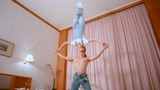 他宁愿挨骂也要为小人物加油打气，我们能让他输吗？