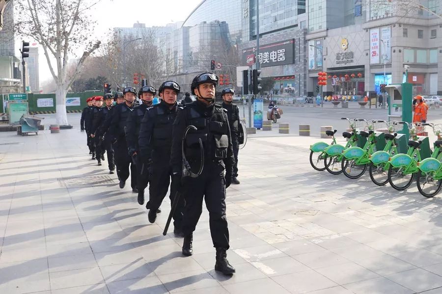 济南大明湖相亲相爱一家人,相亲相爱一家人济南