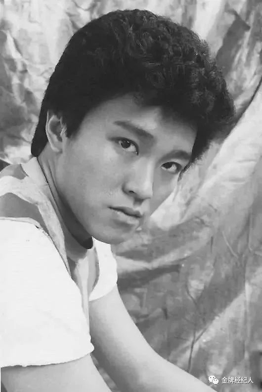 周星驰喜剧的外表悲剧的内核,周星驰为什么拍出来都是喜剧