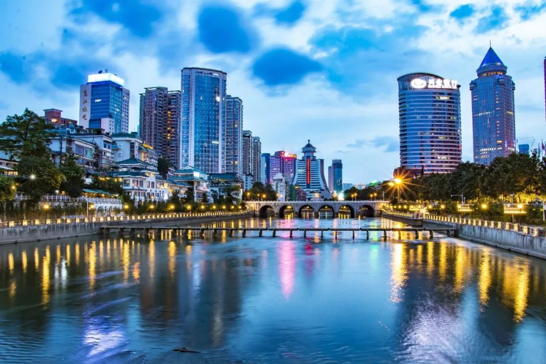 魔幻现实主义的重庆,魔幻主义城市贵阳