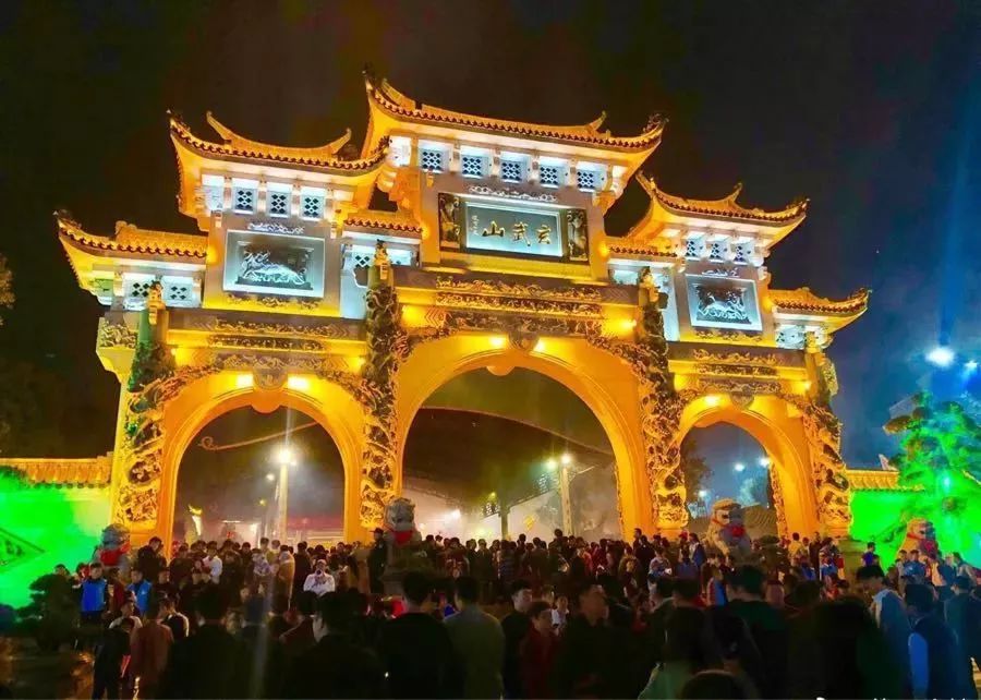 震撼南京灯光秀,玄武山最新景点