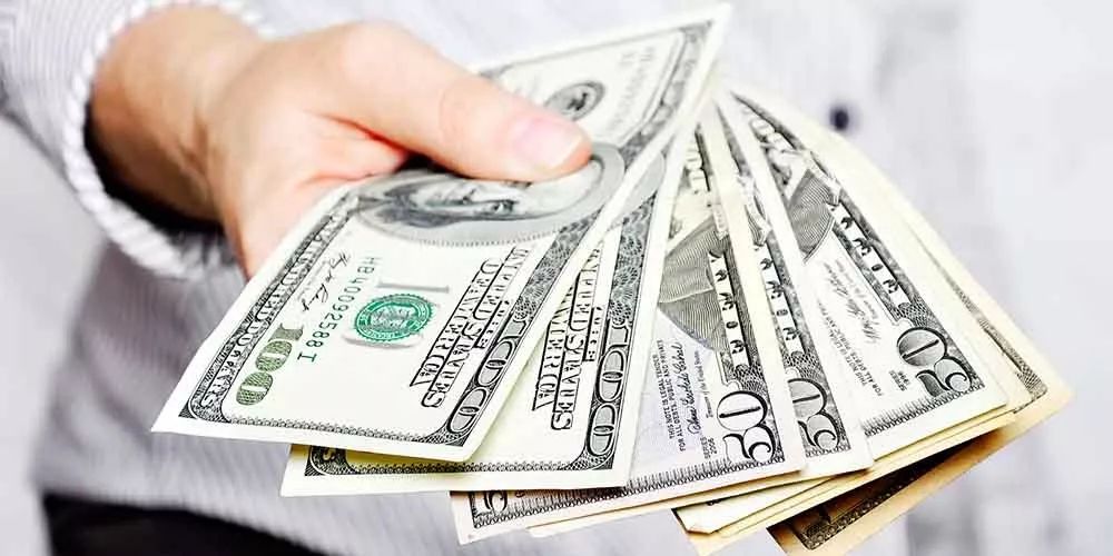 毁三观！新西兰女大学生竟流行找“干爹”？！有包有鞋有衣服还有巨额零花钱……也有华人这样做……