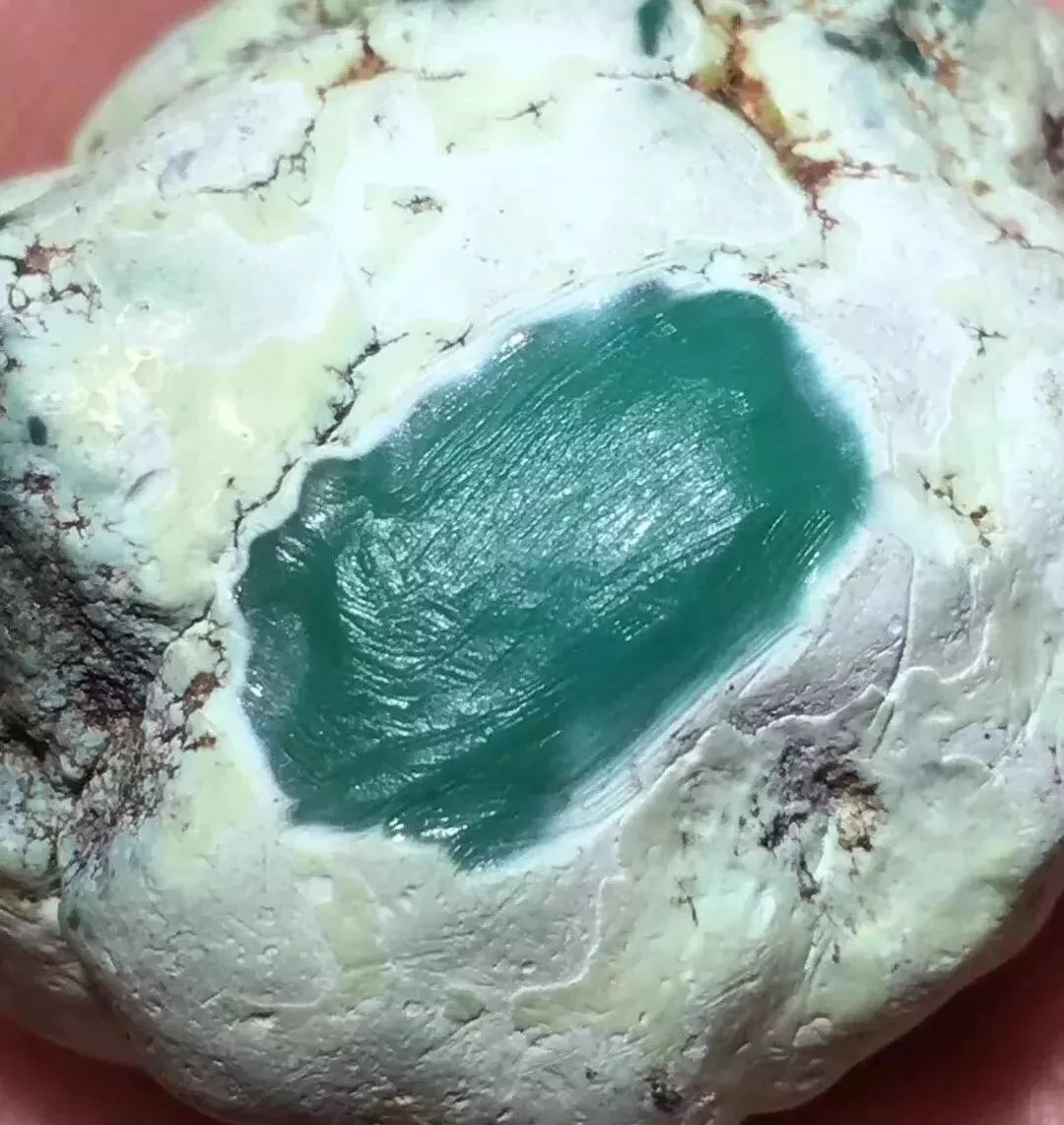 绿松石配饰可以戴一辈子吗,绿松石配饰一半绿一半蓝