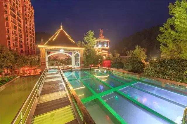 第四城网友特惠｜299元=2大2小「花水湾第一村生态酒店」客房1晚+自助双早+无限次温泉！