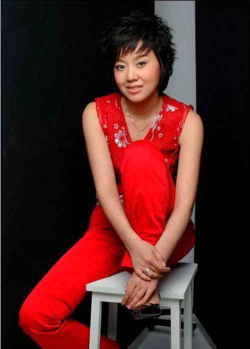 2019年，谁不想做一个像闫妮那样精致的猪猪女孩呢？（文末有大福利！100-200购物卡送给你~）