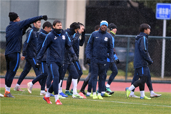 弗洛雷斯自掏腰包宴请申花全队,弗洛雷斯申花