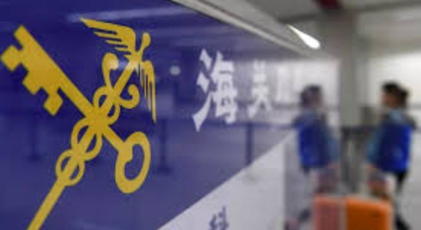 代购被海关抓了违法吗,长期代购被海关抓有什么后果