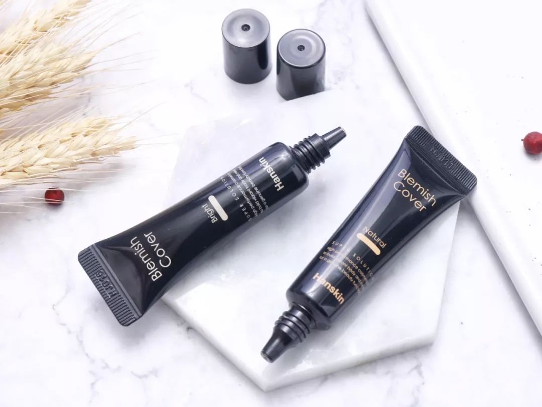 持久不暗沉粉底液测评平价不到100,带磨皮效果的粉底液测评