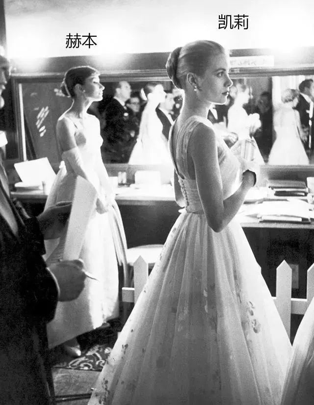 这几个小动作可纠正脖子前倾,脖子前倾危害视频