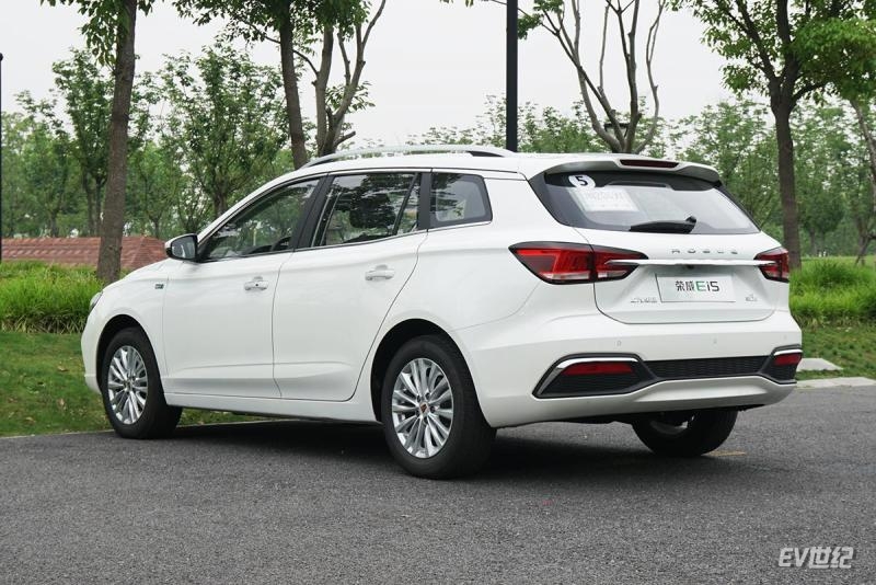 荣威ei5新能源纯电动车,全新纯电休旅车荣威ei5有话说