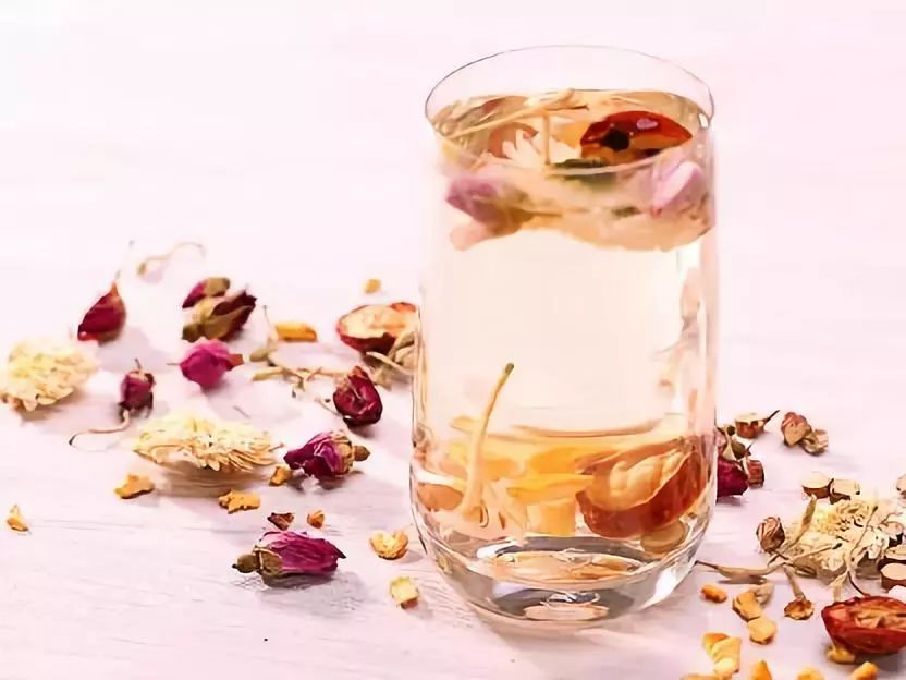 热气上火口腔溃疡喝什么汤,口腔溃疡下火养生茶